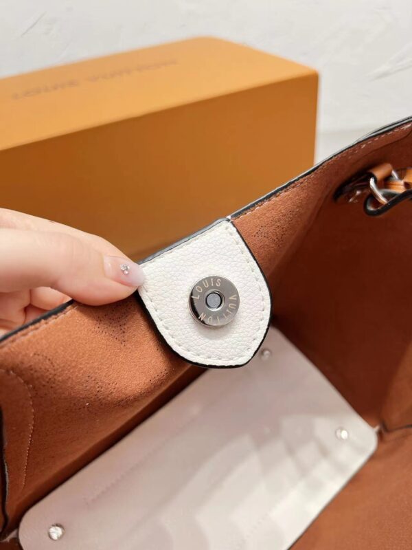 New Handbag 2022 - Image 8