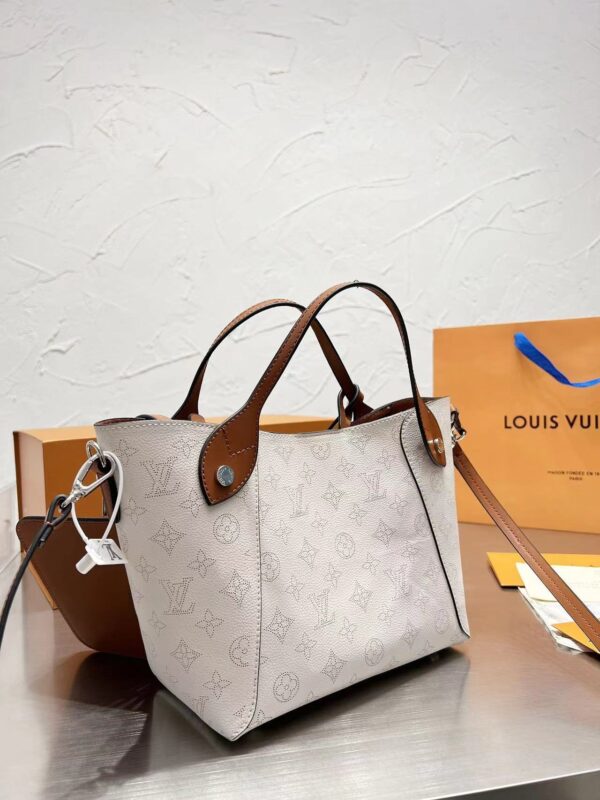 New Handbag 2022 - Image 10