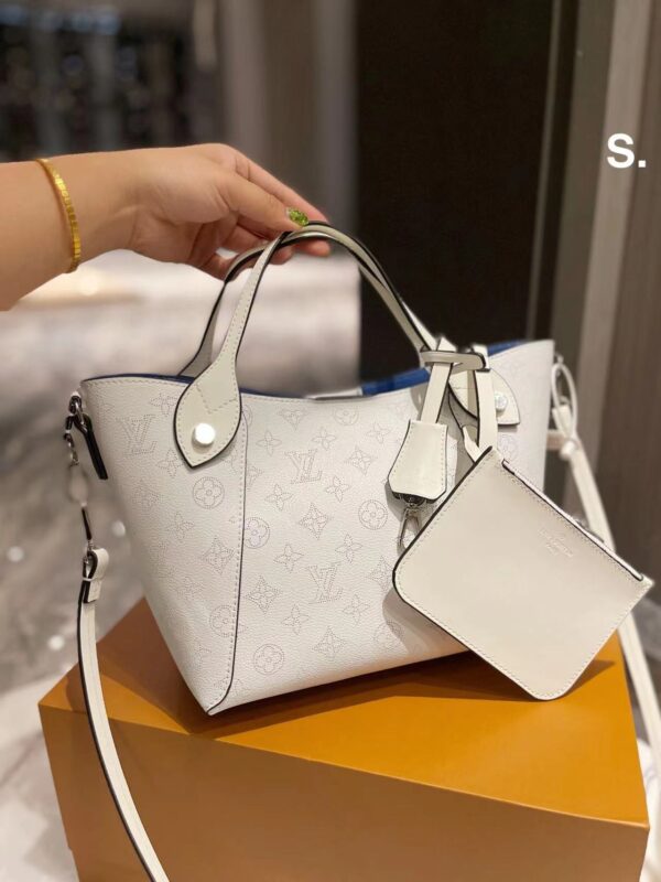 New Handbag 2022 - Image 9