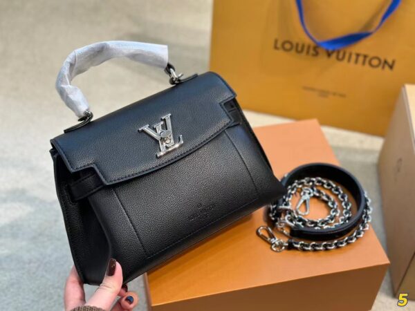 Black Classic M