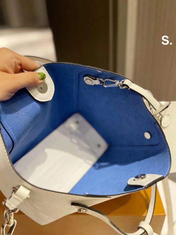 New Handbag 2022 - Image 7