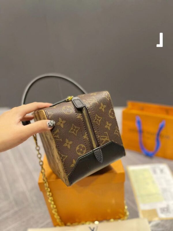 Box 2022 - Image 3