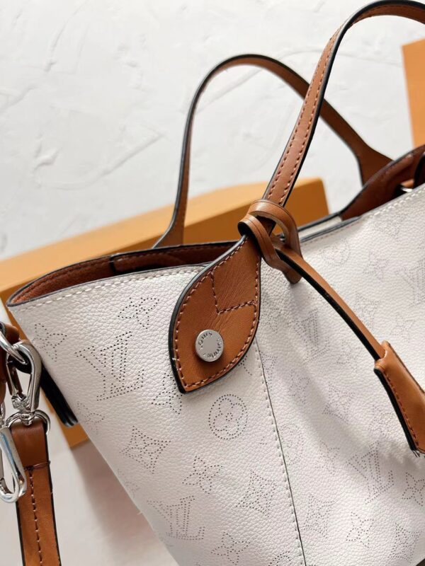 New Handbag 2022 - Image 4