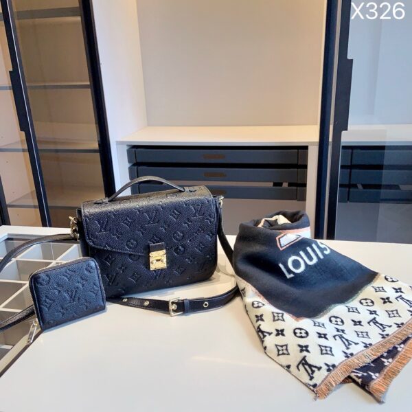 2023 Multiple Handbags Options - Image 4