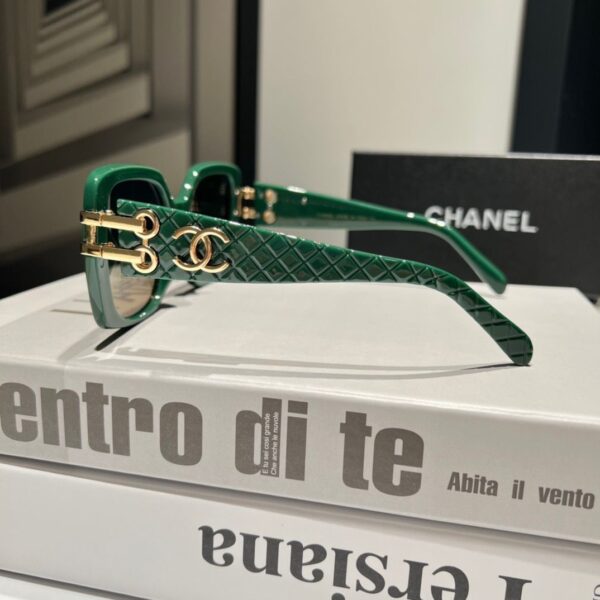 CH Sunglasses 01 - Image 4