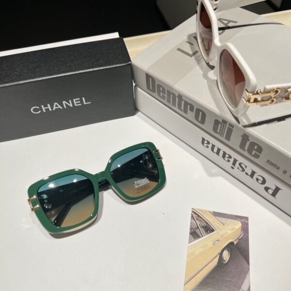 CH Sunglasses 01 - Image 3