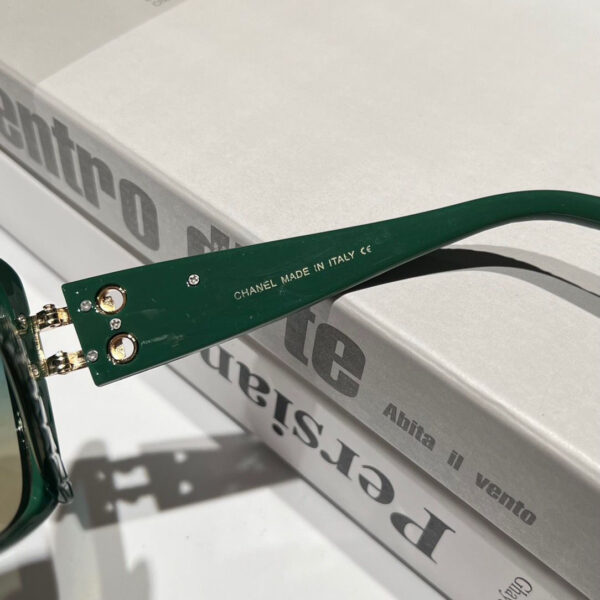 CH Sunglasses 01 - Image 2