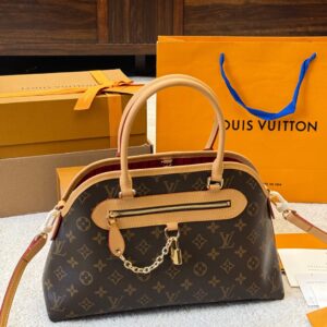 Classic Handbag 2025