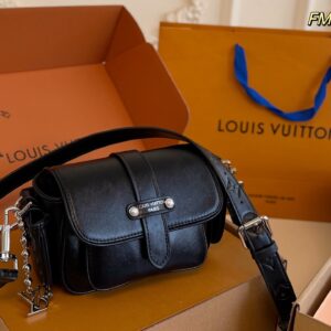 Black cross body 2026