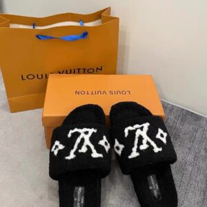 Fur slides LV black and White